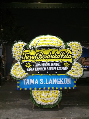 Papan Bunga Duka di Kesamben